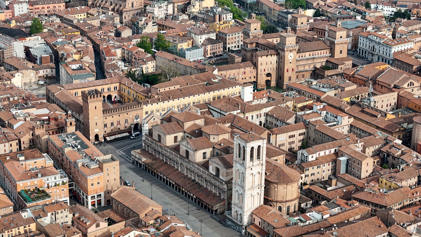 Ferrara was an important medieval centre and one of the most magnificent courts of the Renaissance, thanks to the patronage of the Este family. Its unique appearance comes from the harmonious combination of the irregular streets of the medieval quarter with the bright, geometric spaces of the Renaissance Addition