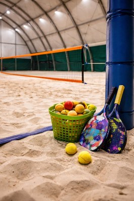 Indoor tennis, beach tennis, beachvolley and padel courts