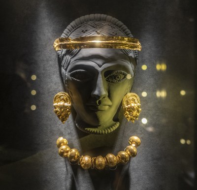 The National Archaeological Museum offers a journey into the past of the legendary Etruscan city of Spina, a major commercial hub between the 6th and 3rd centuries BC, which remained buried under mud for centuries.