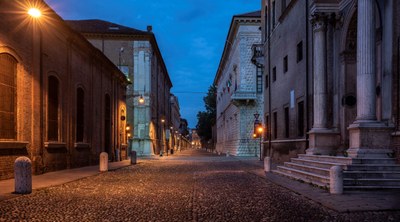 From the city of Renaissance, with its perfectly preserved historic centre, to the evocative Po Delta, an extraordinary ecosystem to explore, at the beautifuls of the "Delizie Estensi", the ancient residences surrounded on the countryside.