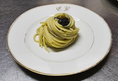 Spaghettoni alla panna acida e Caviale Ferrarese