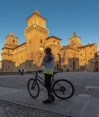 Collegamenti e trasporti, noleggi e parcheggi